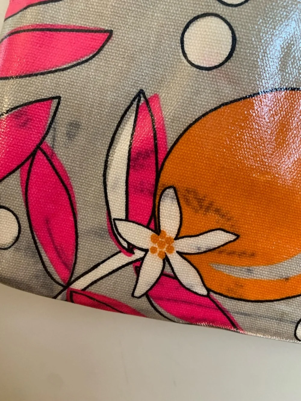 Fossil key-per Floral Crossbody Bag in Pink, Orange & Tan vinyl no key